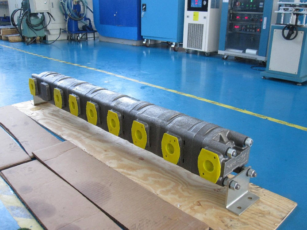 O divisor de fluxo tipo ferro fundido controla 8 cilindros hidráulicos e é aplicado no sistema sincrónico de cilindros hidráulicos em empresas metalúrgicas